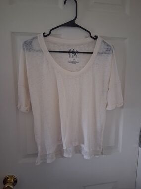 Darling Off-White Scoop Neck Short Sleeve Tee